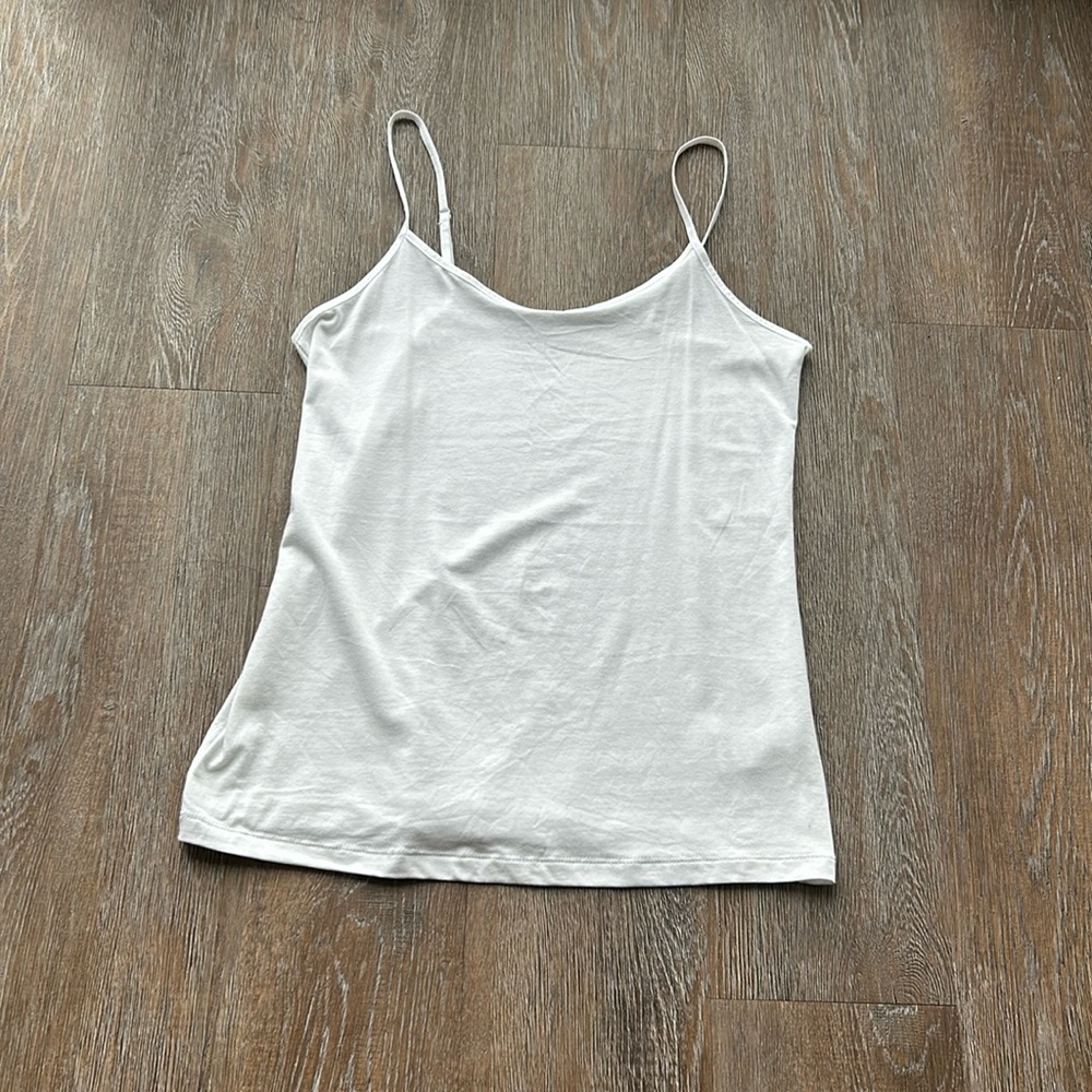Time and Tru white tank Size: S
